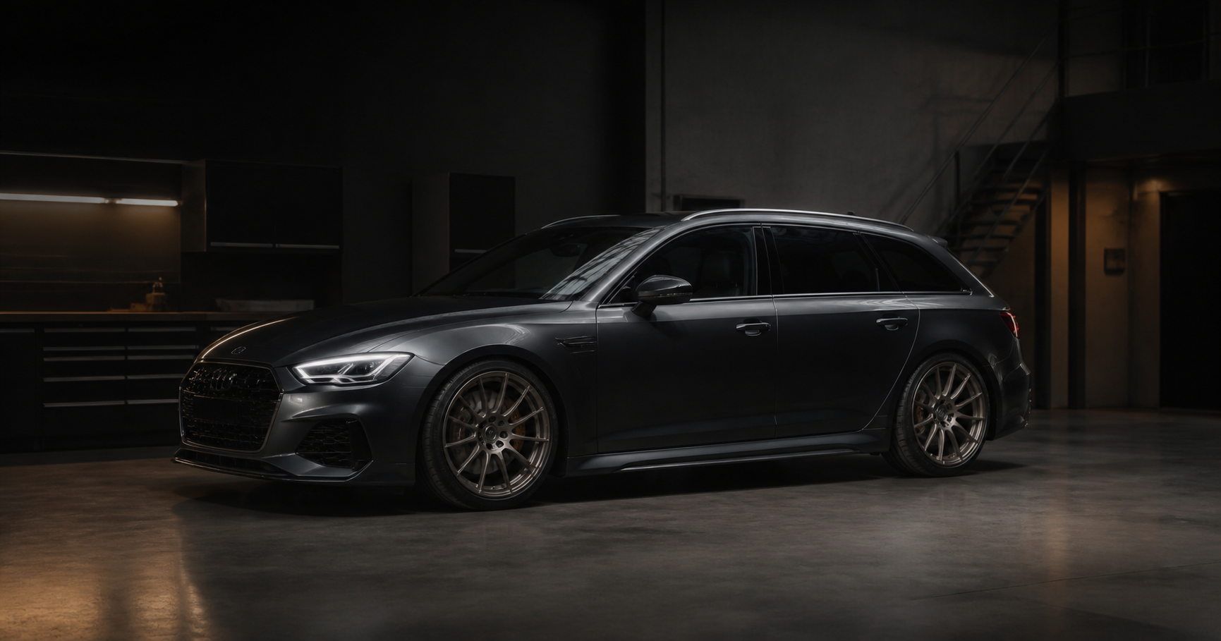 Komplettes tiefergelegtes Performance-Fahrzeug mit stimmigem Fitment